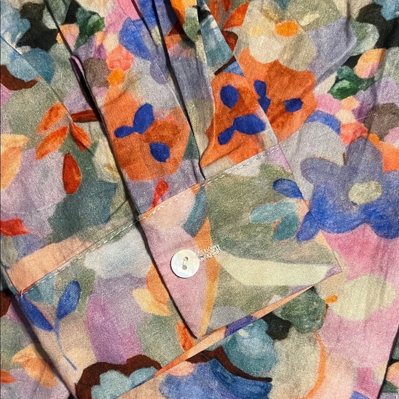 Floral Multicolor button down - Picture 3 of 4